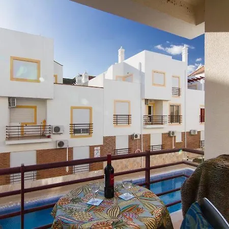 Apartment Praia アパート *